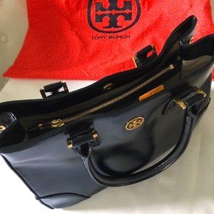 Brand New Navy Tory Burch Robinson Small EW Tote Bag